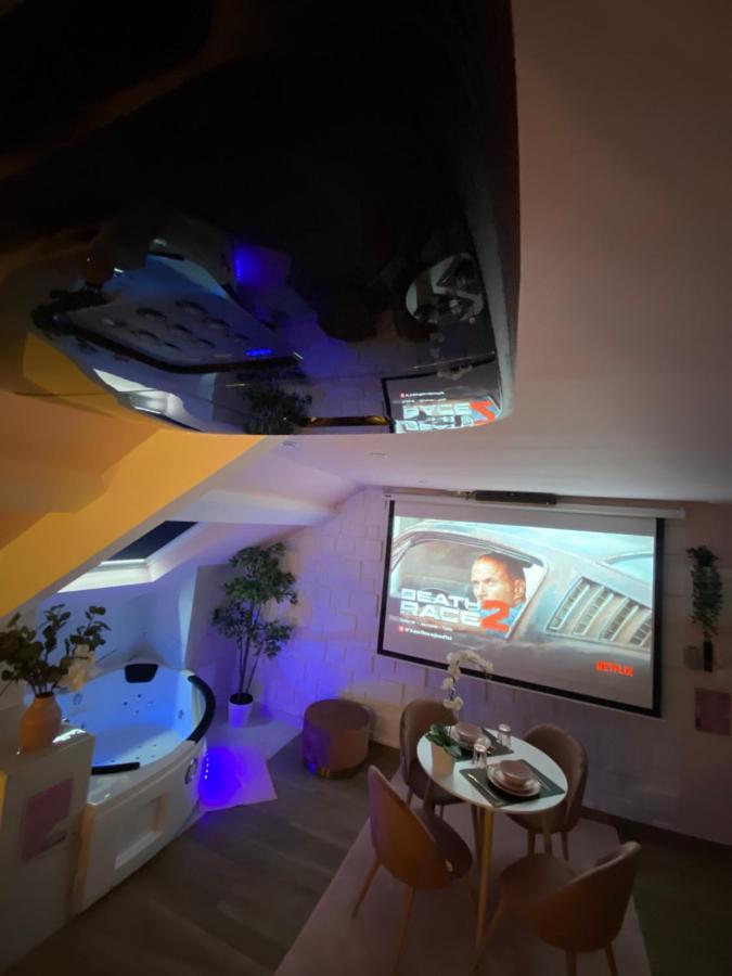 Capsule Color Deluxe Balneo I Ecran Home Cinema I Console De Jeux Trith-Saint-Leger Екстер'єр фото